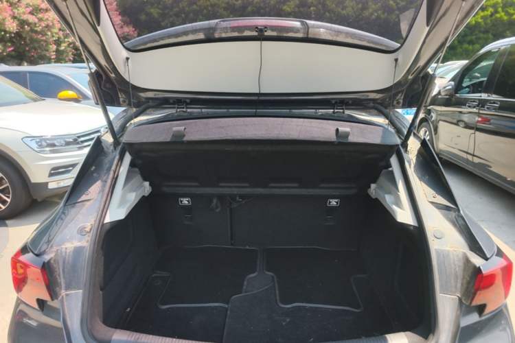 Used Buick Verano 2018 Hatchback 15S Automatic Leading Model Trunk