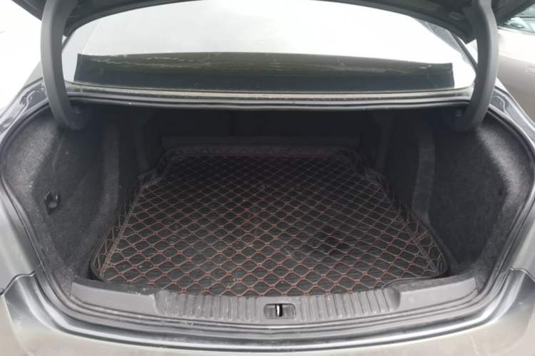 Used Buick Verano 2018 Sedan 15S Automatic Leading Model Trunk