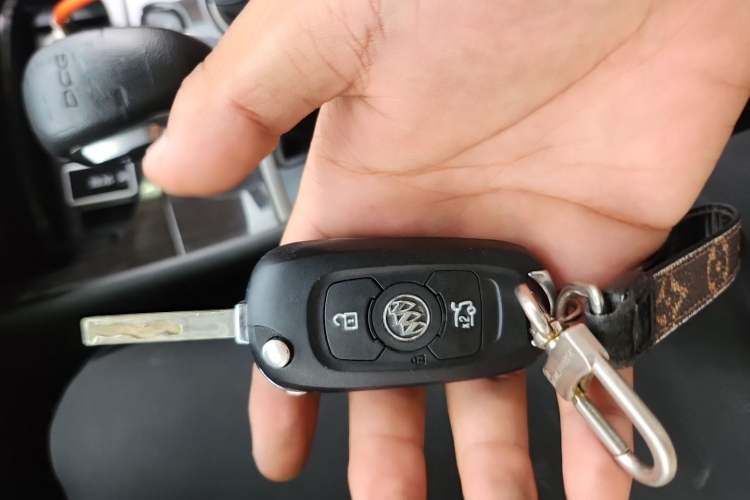 Used Buick Verano 2018 Sedan 20T Dual-Clutch Leading Model Vehicle Key