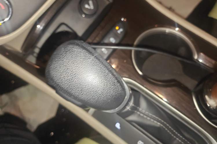 Used Buick Verano 2018 Sedan 15S Automatic Leading Model Gear Lever