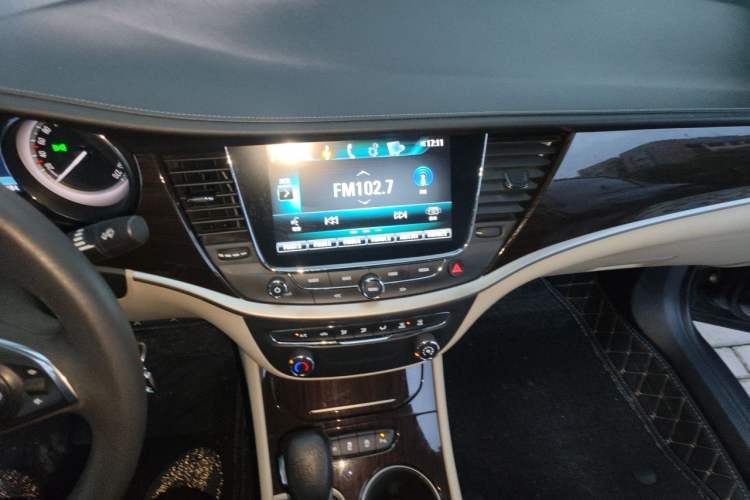 Used Buick Verano 2018 Sedan 15S Automatic Leading Model Audio And AC Panel