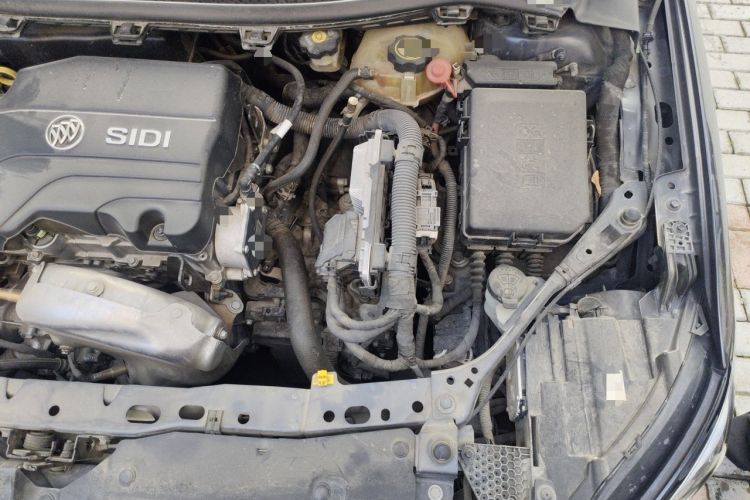 Used Buick Verano 2018 Sedan 15S Automatic Leading Model Engine Bay Left