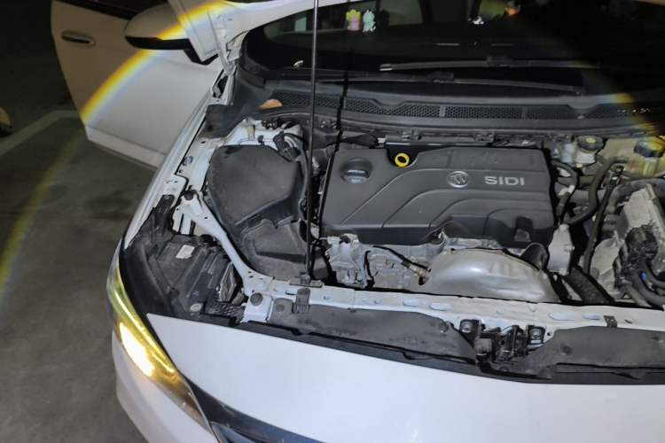 Used Buick Verano 2018 Sedan 15S Automatic Leading Model Engine Bay Right