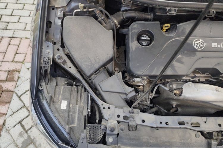 Used Buick Verano 2018 Sedan 15S Automatic Leading Model Engine Bay Right