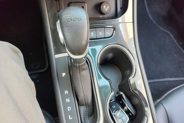 Used Buick Verano 2018 Sedan 20T Dual-Clutch Luxury Model Gear Lever