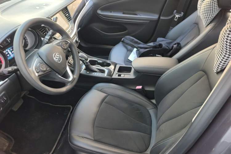 Used Buick Verano 2018 Sedan 20T Dual-Clutch Luxury Model Left Front Seat