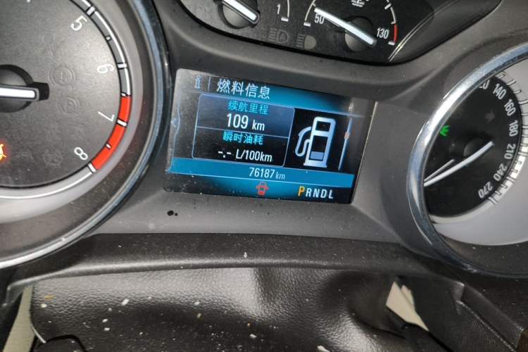 Used Buick Verano 2018 Sedan 15S Automatic Leading Model Odometer Close Up