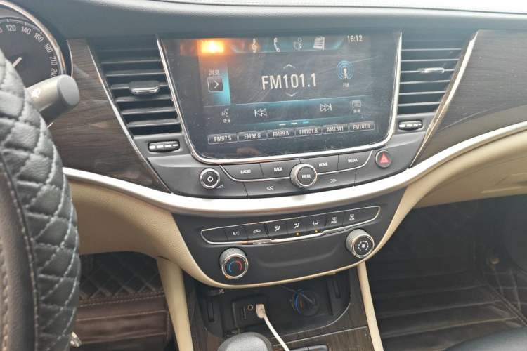 Used Buick Verano 2018 Sedan 15S Automatic Leading Model Audio And AC Panel