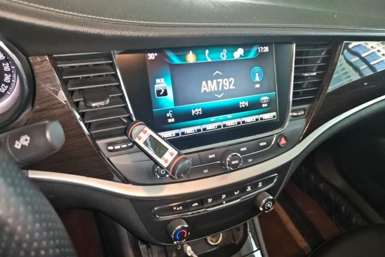Used Buick Verano 2018 Sedan 20T Dual-Clutch Leading Model Audio And AC Panel