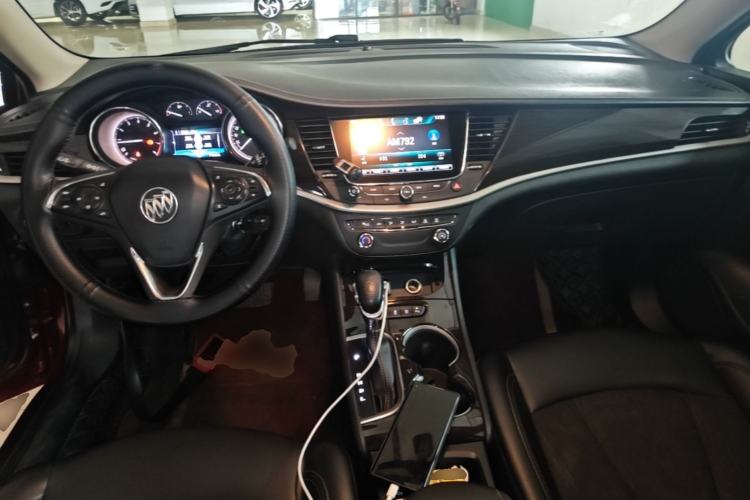 Used Buick Verano 2018 Sedan 20T Dual-Clutch Leading Model Center Console