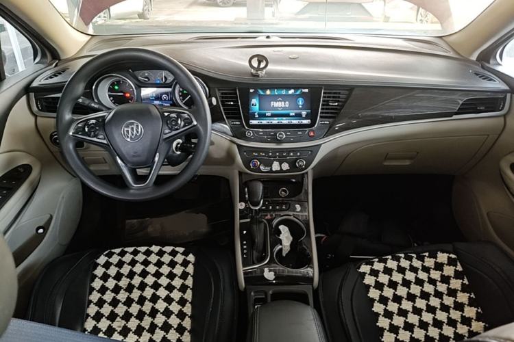 Used Buick Verano 2018 Sedan 15S Automatic Leading Model Center Console