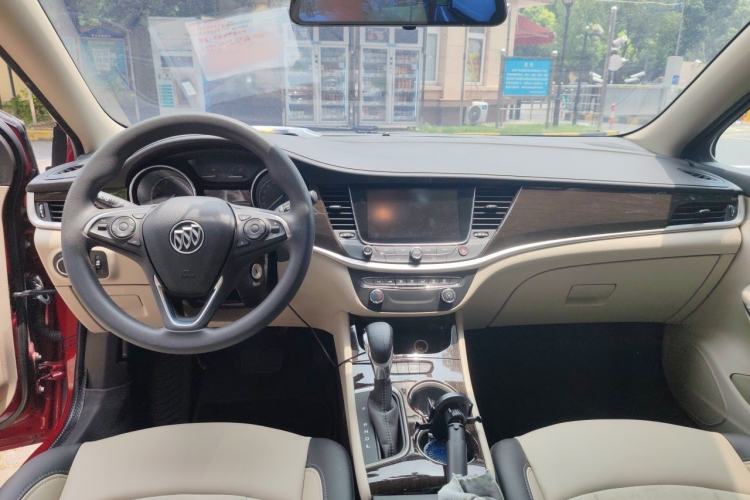 Used Buick Verano 2018 Sedan 15S Automatic Leading Model Center Console