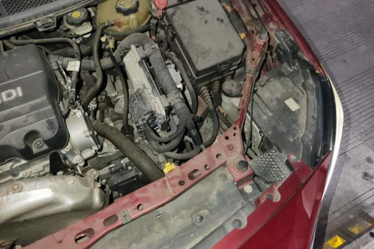 Used Buick Verano 2018 Sedan 15S Automatic Leading Model Engine Bay Left