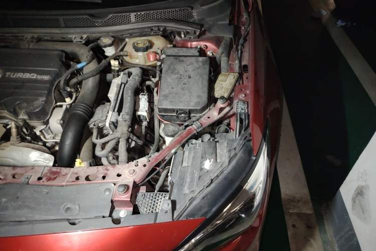 Used Buick Verano 2018 Sedan 20T Dual-Clutch Leading Model Engine Bay Left