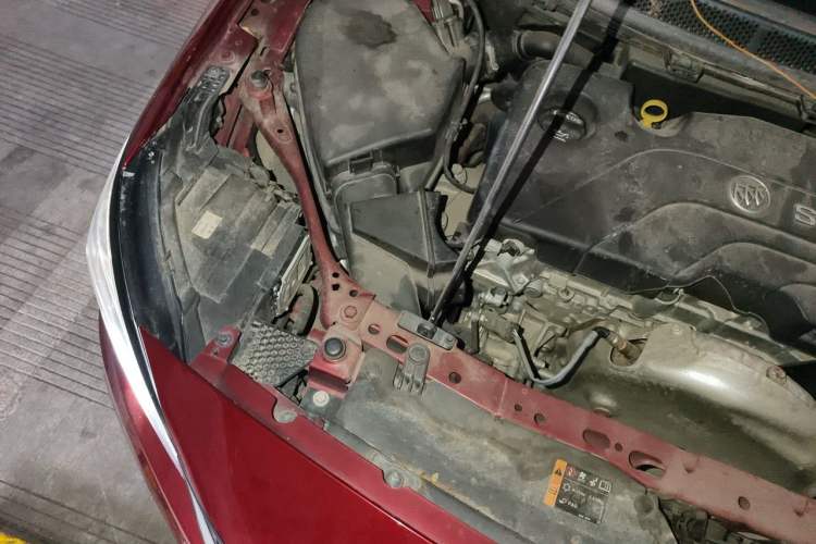Used Buick Verano 2018 Sedan 15S Automatic Leading Model Engine Bay Right
