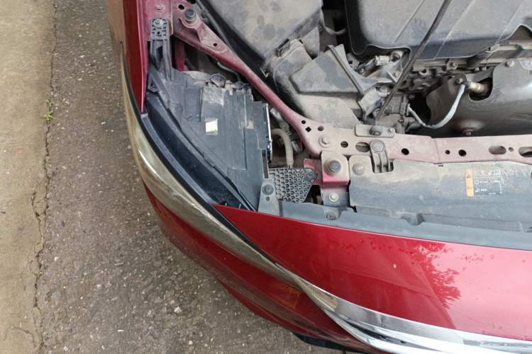 Used Buick Verano 2018 Sedan 15S Automatic Entry Model Engine Bay Right