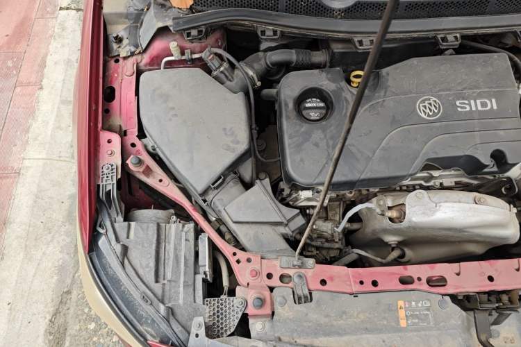 Used Buick Verano 2018 Sedan 15S Automatic Leading Model Engine Bay Right