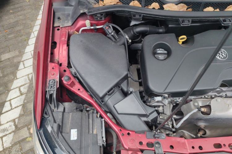 Used Buick Verano 2018 Sedan 15S Automatic Leading Model Engine Bay Right