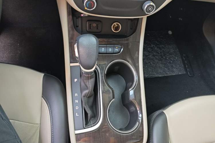 Used Buick Verano 2018 Sedan 15S Automatic Leading Model Gear Lever