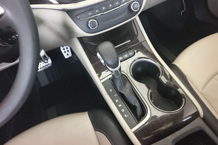 Used Buick Verano 2018 Sedan 15S Automatic Leading Model Gear Lever