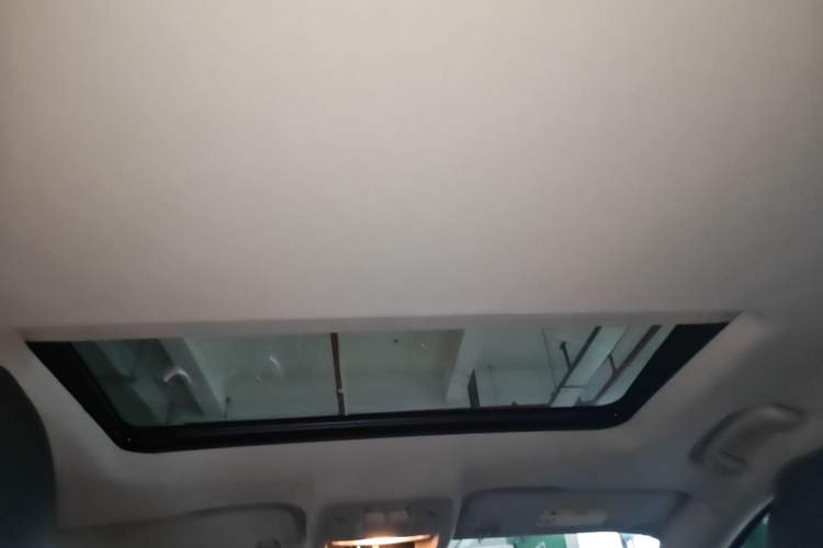 Used Buick Verano 2018 Sedan 20T Dual-Clutch Leading Model Headliner