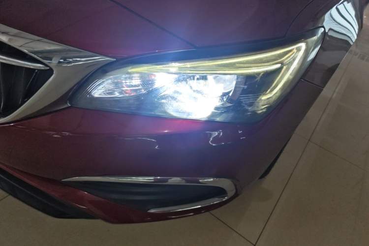 Used Buick Verano 2018 Sedan 20T Dual-Clutch Leading Model Left Front Headlight