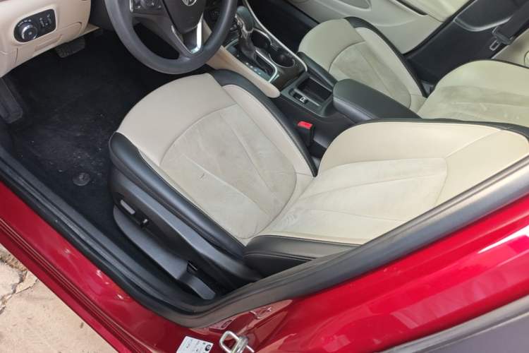 Used Buick Verano 2018 Sedan 15S Automatic Leading Model Left Front Seat