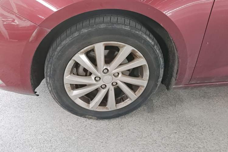 Used Buick Verano 2018 Sedan 15S Automatic Leading Model Left Front Wheel Hub