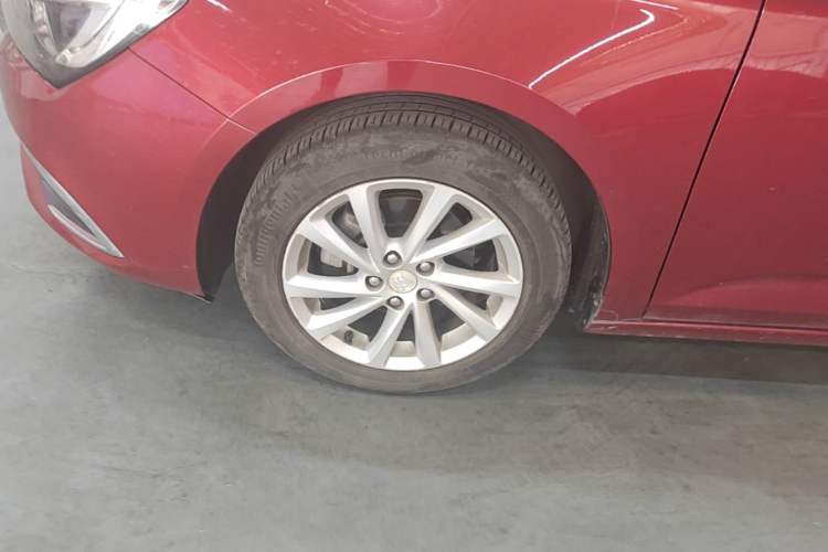 Used Buick Verano 2018 Sedan 15S Automatic Leading Model Left Front Wheel Hub