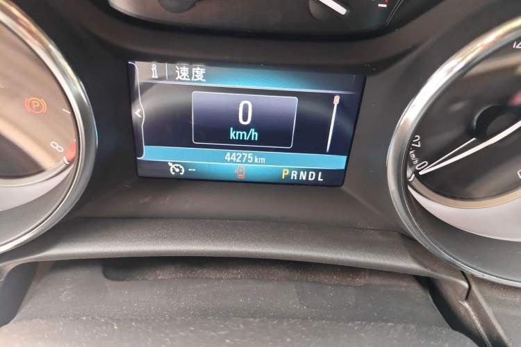 Used Buick Verano 2018 Sedan 15S Automatic Leading Model Odometer Close Up