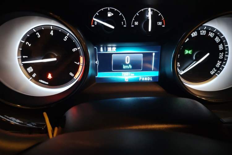 Used Buick Verano 2018 Sedan 20T Dual-Clutch Leading Model Odometer Close Up