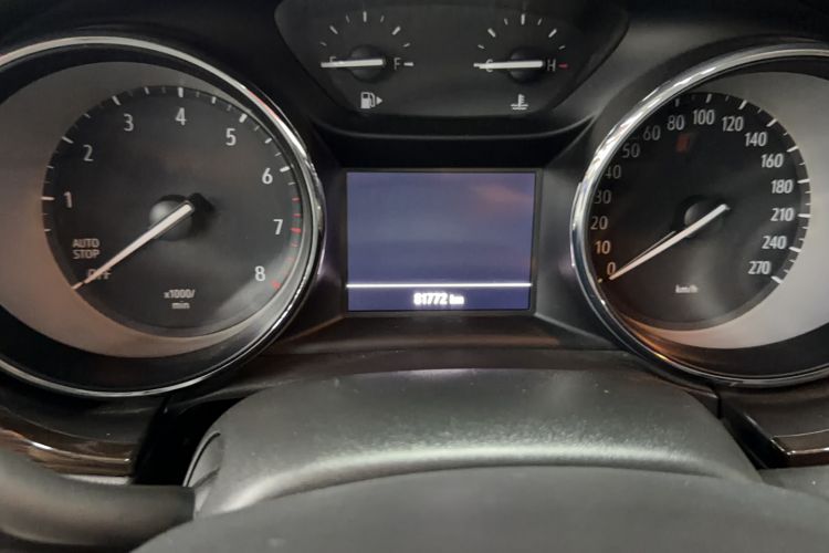 Used Buick Verano 2018 Sedan 15S Automatic Entry Model Odometer Close Up