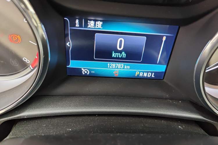 Used Buick Verano 2018 Sedan 15S Automatic Leading Model Odometer Close Up
