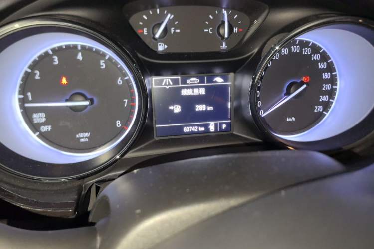 Used Buick Verano 2018 Sedan 15S Automatic Entry Model Odometer Close Up