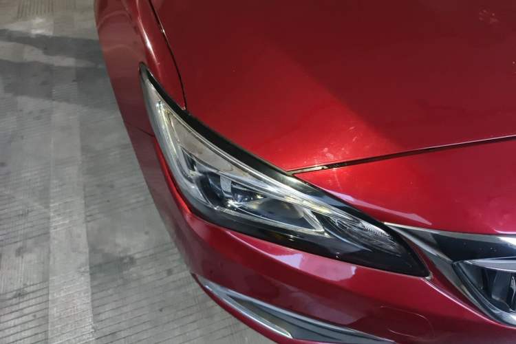 Used Buick Verano 2018 Sedan 15S Automatic Leading Model Right Front Headlight
