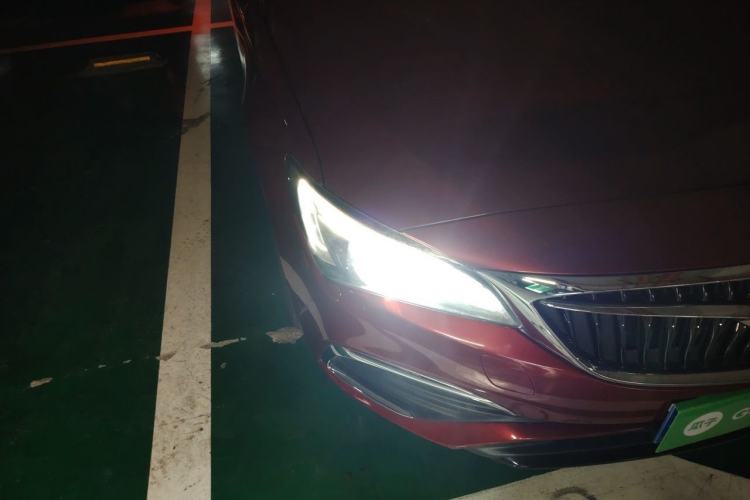 Used Buick Verano 2018 Sedan 20T Dual-Clutch Leading Model Right Front Headlight