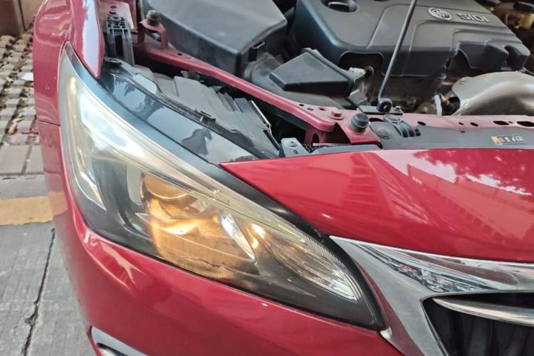 Used Buick Verano 2018 Sedan 15S Automatic Leading Model Right Front Headlight