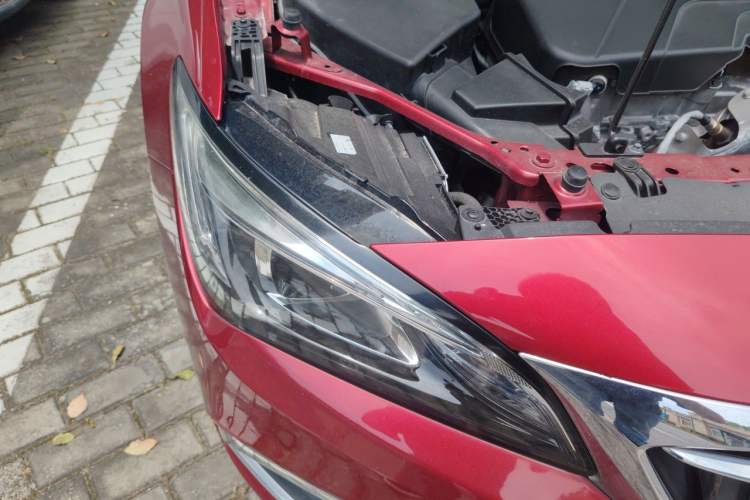 Used Buick Verano 2018 Sedan 15S Automatic Leading Model Right Front Headlight