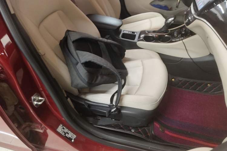 Used Buick Verano 2018 Sedan 15S Automatic Entry Model Right Front Seat