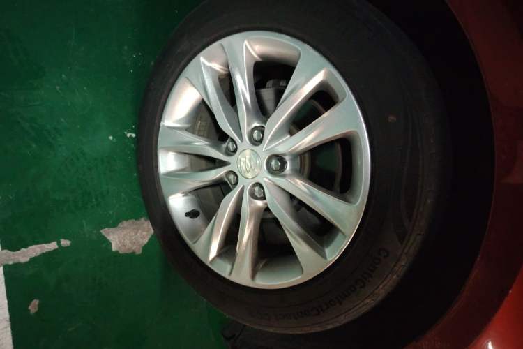 Used Buick Verano 2018 Sedan 20T Dual-Clutch Leading Model Right Front Wheel Hub
