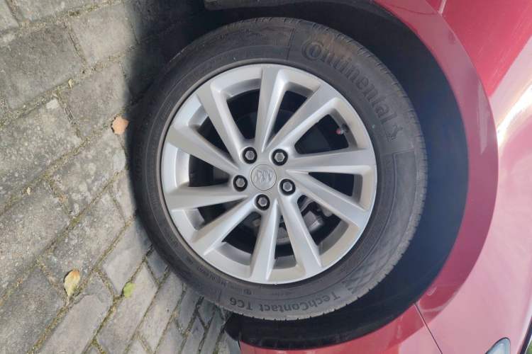Used Buick Verano 2018 Sedan 15S Automatic Leading Model Right Front Wheel Hub