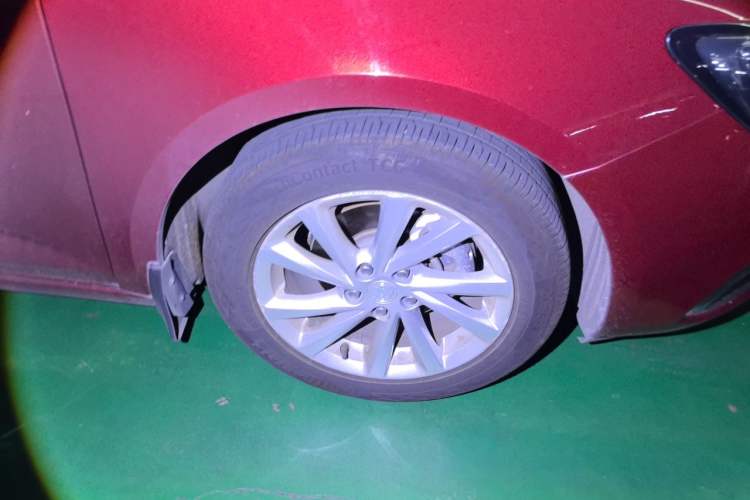 Used Buick Verano 2018 Sedan 15S Automatic Entry Model Right Front Wheel Hub