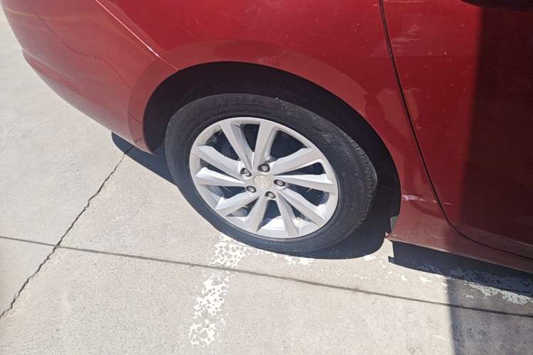Used Buick Verano 2018 Sedan 15S Automatic Entry Model Right Rear Wheel Hub