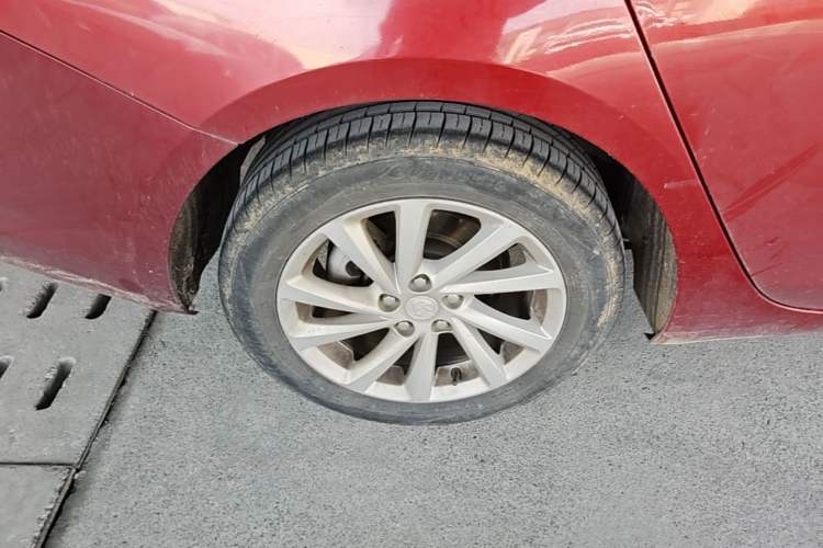 Used Buick Verano 2018 Sedan 15S Automatic Leading Model Right Rear Wheel Hub