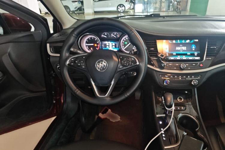 Used Buick Verano 2018 Sedan 20T Dual-Clutch Leading Model Steering Wheel