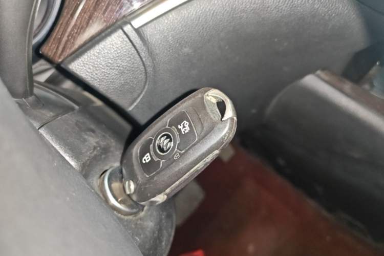 Used Buick Verano 2018 Sedan 20T Dual-Clutch Leading Model Vehicle Key