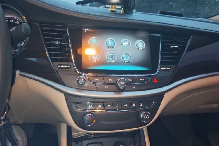 Used Buick Verano 2018 Sedan 15S Automatic Leading Model Audio And AC Panel