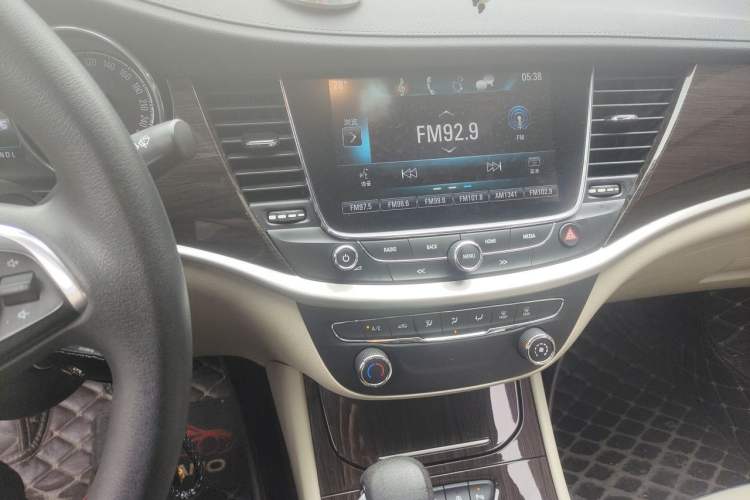 Used Buick Verano 2018 Sedan 15S Automatic Leading Model Audio And AC Panel