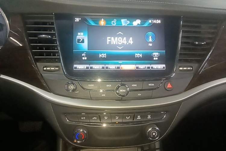 Used Buick Verano 2018 Sedan 15S Automatic Leading Model Audio And AC Panel