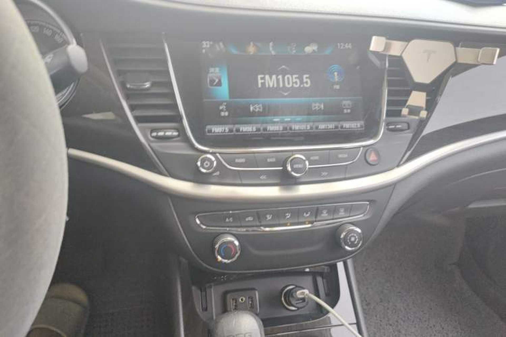 Used Buick Verano 2018 Sedan 20T Dual-Clutch Leading Model Audio And AC Panel